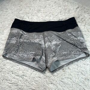 Lululemon Run Times Short II *4" Swerve Vapor Metal Grey / Black